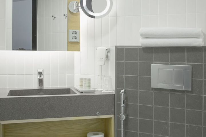 Clean Restrooms
