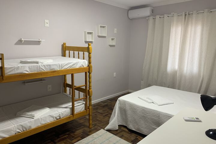 Room 6 of 10