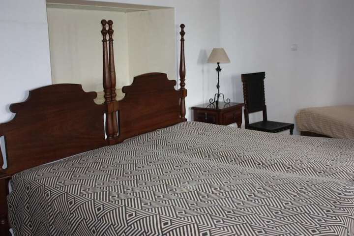 Room 12 of 118
