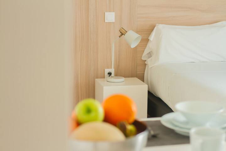 Room 9 of 33