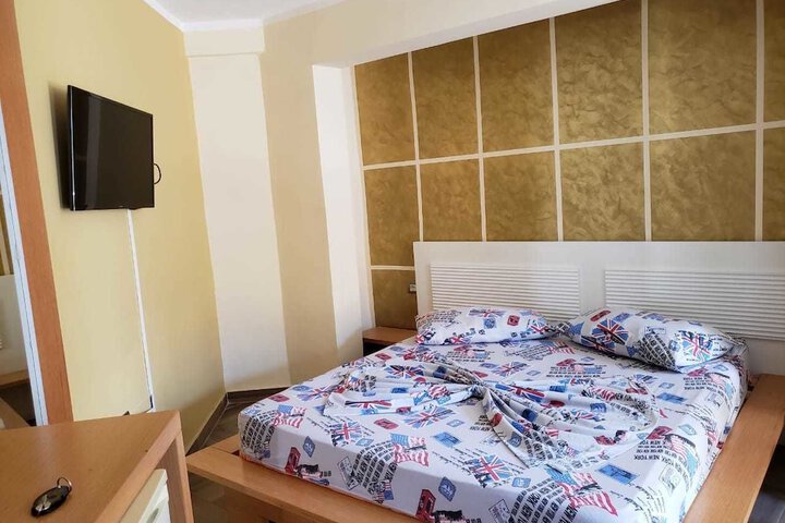Room 14 of 48