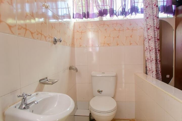 Room 103 of 163