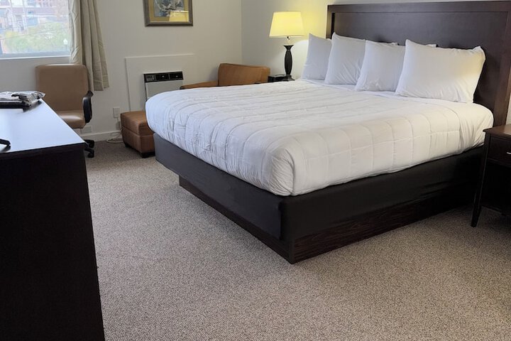 Room 4 of 39