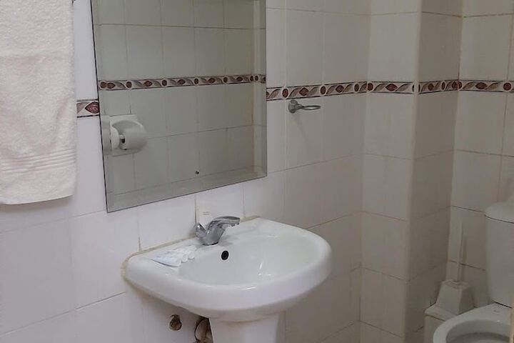 Room 18 of 32