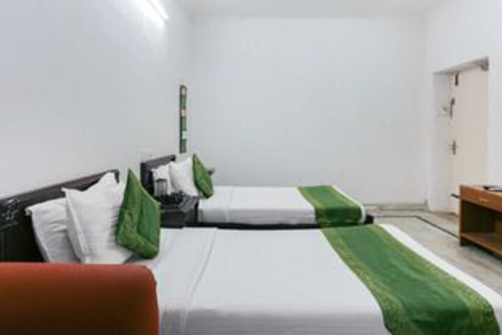 Room 17 of 50