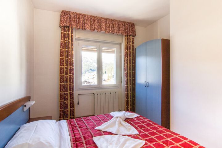 Room 10 of 70