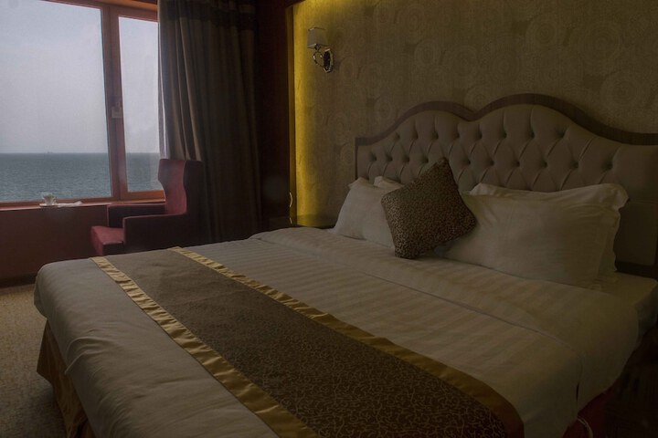 Room 40 of 64