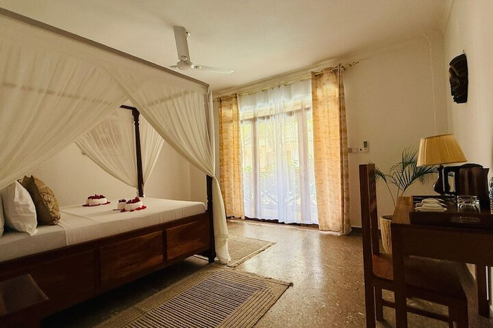 Room 4 of 14