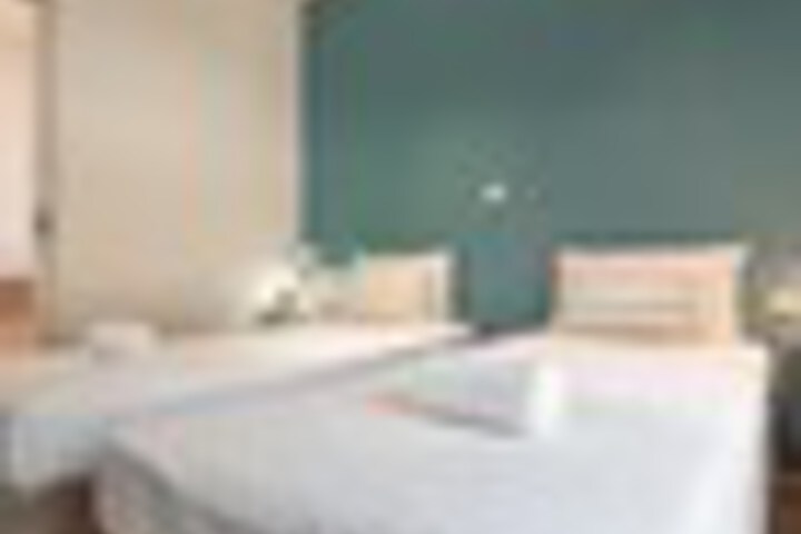 Room 32 of 279
