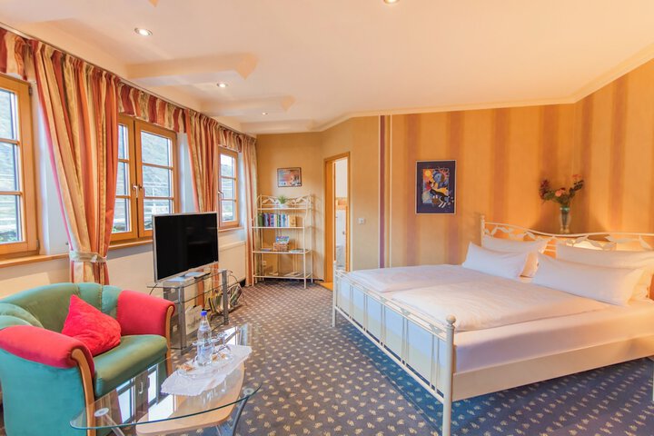 Room 8 of 74