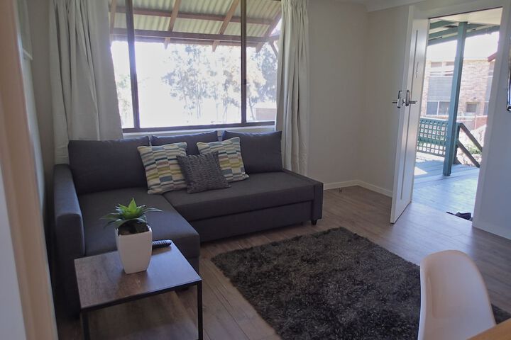 Room 18 of 220