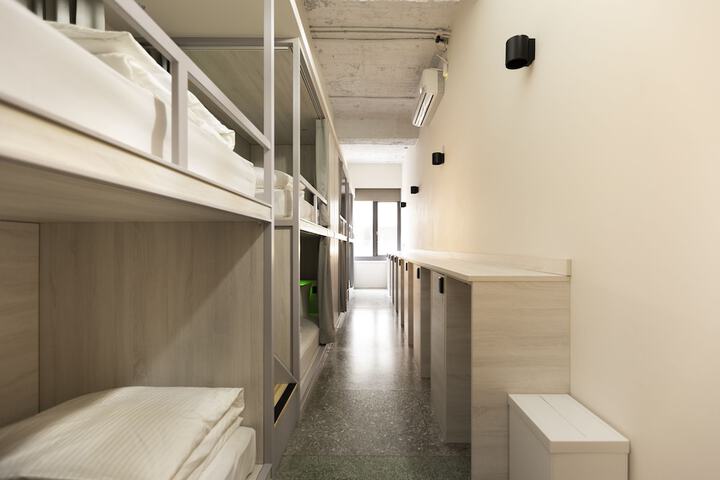 Room 13 of 66