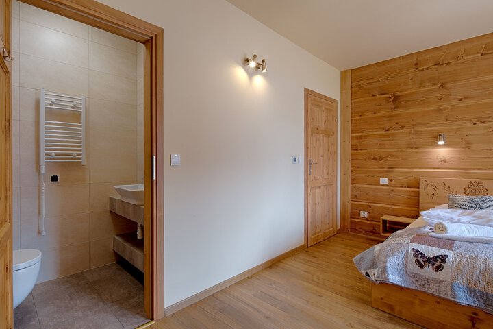 Room 15 of 30