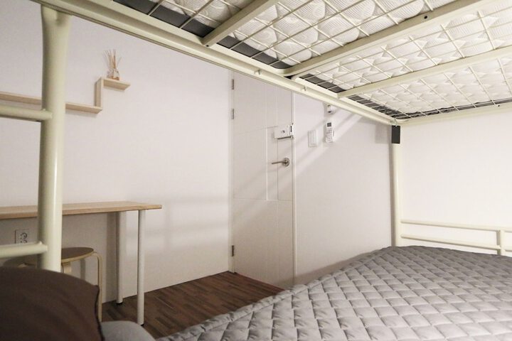 Room 20 of 80