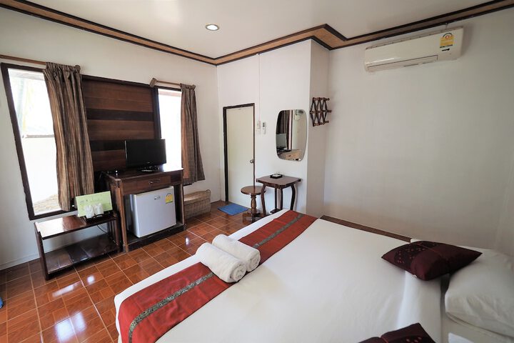 Room 28 of 52