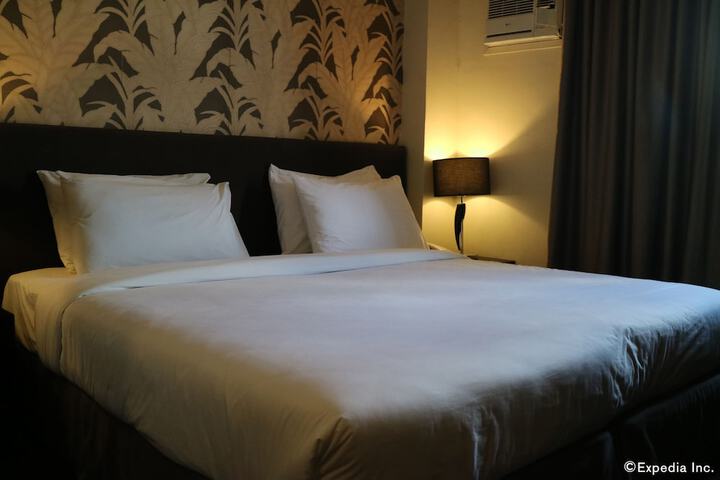 Room 10 of 40