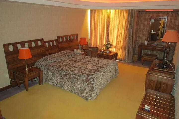 Room 9 of 9