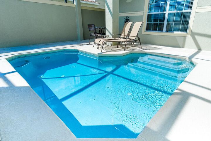 Pool 17 of 33