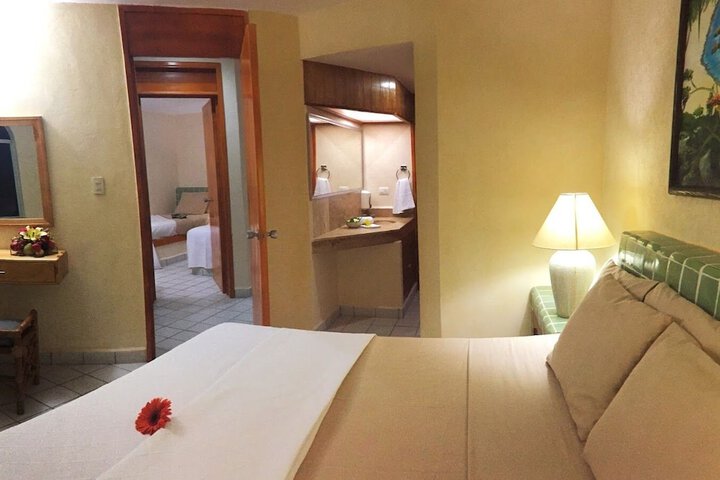 Room 15 of 28