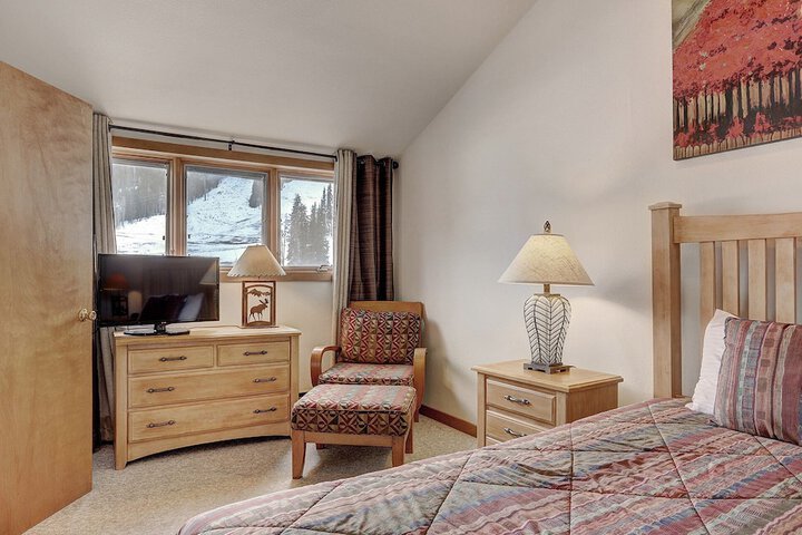 Room 4 of 50
