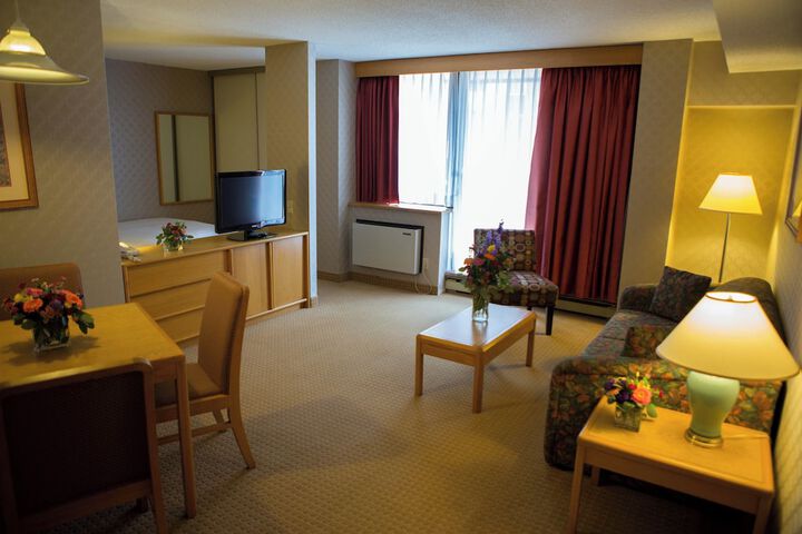 Room 16 of 28