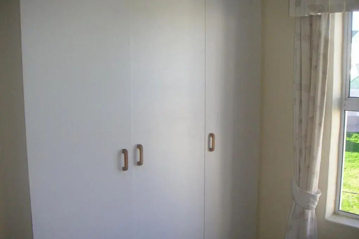 Room 5 of 11