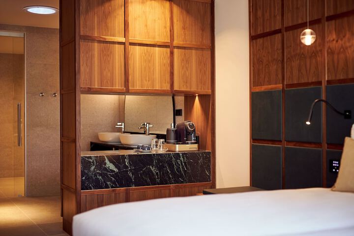Room 21 of 58