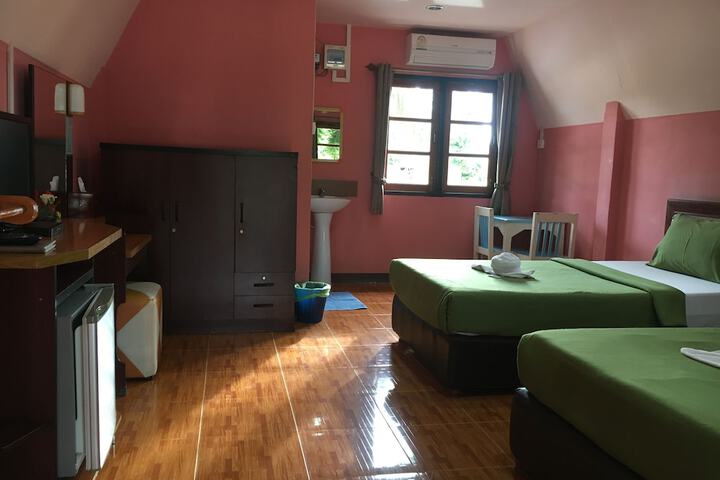 Room 12 of 42