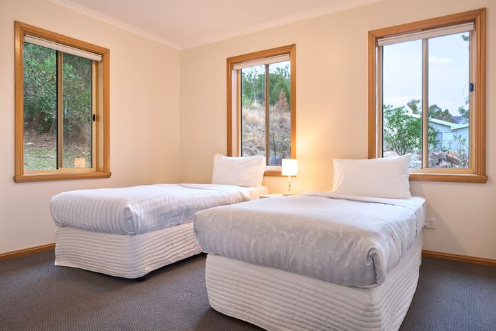 Room 4 of 18