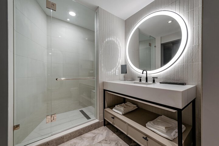 Bathroom shower