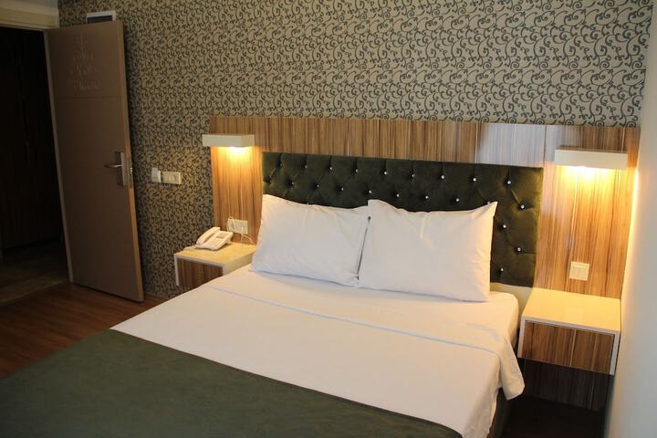 Room 5 of 57