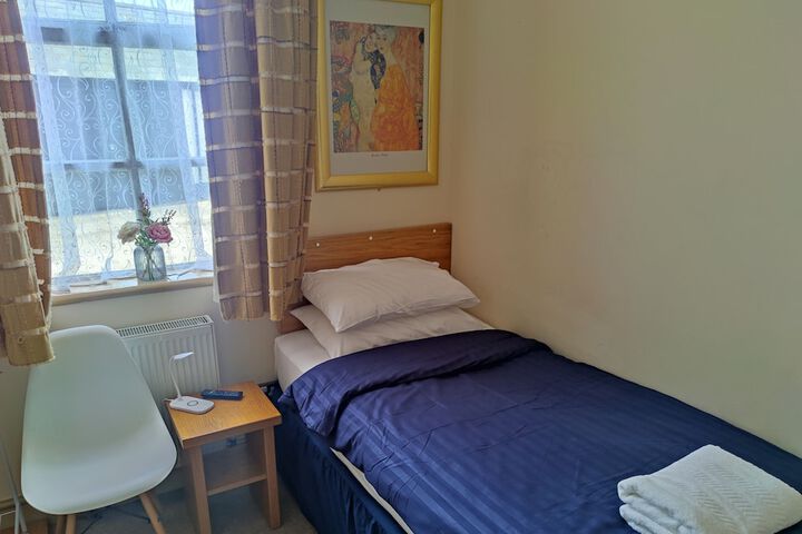 Room 28 of 49