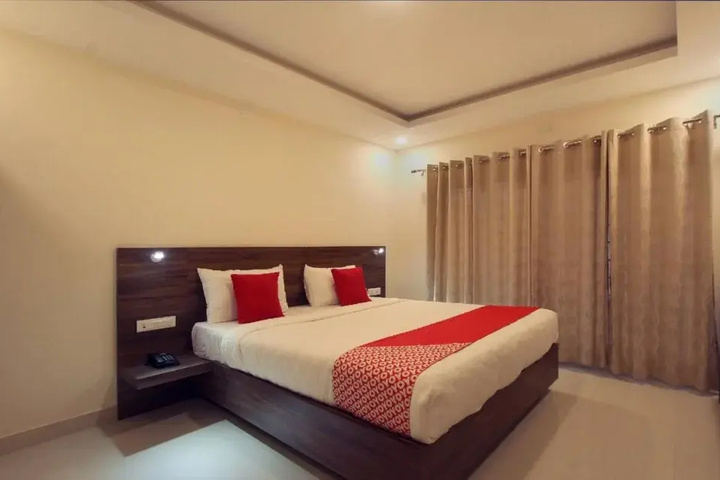 Room 2 of 16