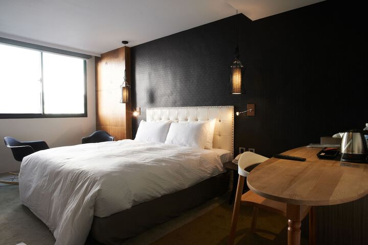 Room 9 of 35