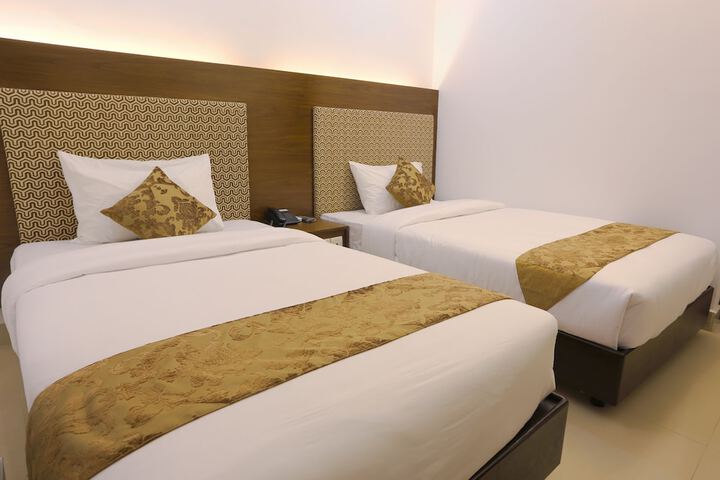Room 15 of 26