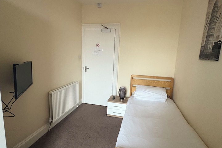 Room 6 of 23