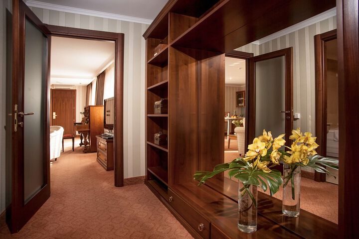 Room 59 of 177