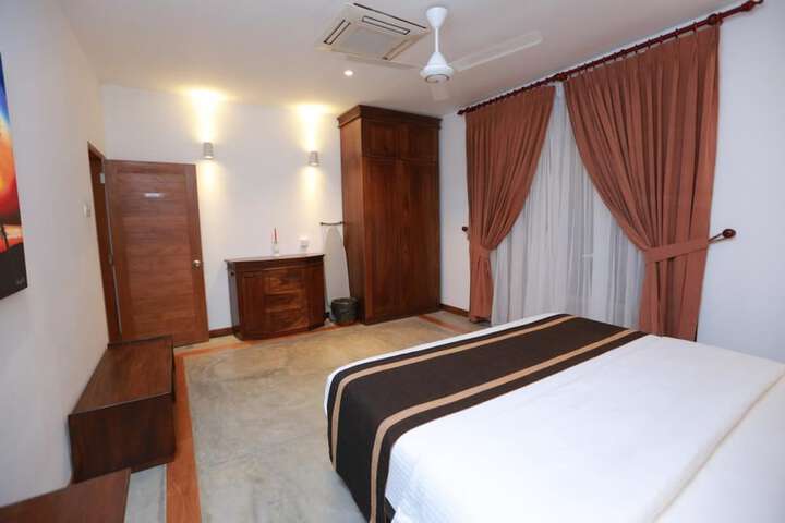 Room 12 of 44