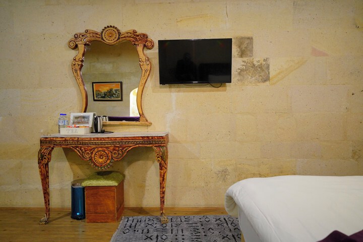 Room 6 of 112