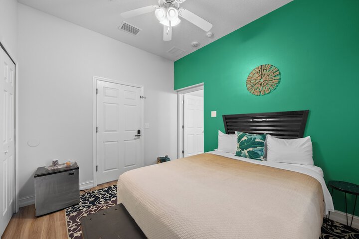 Room 21 of 52