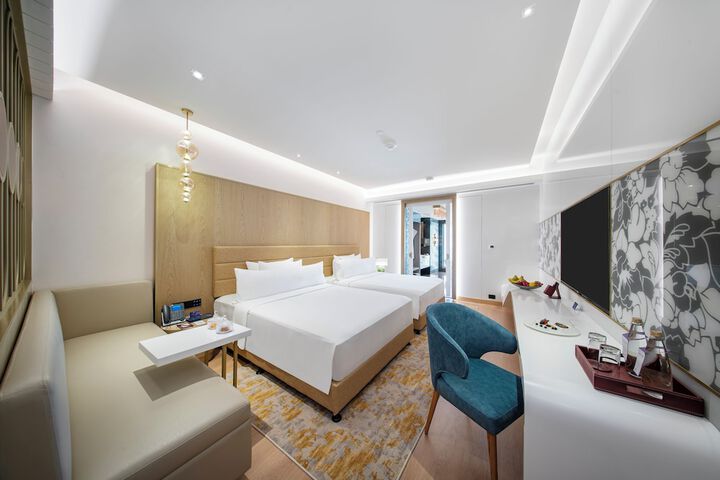 Room 33 of 231