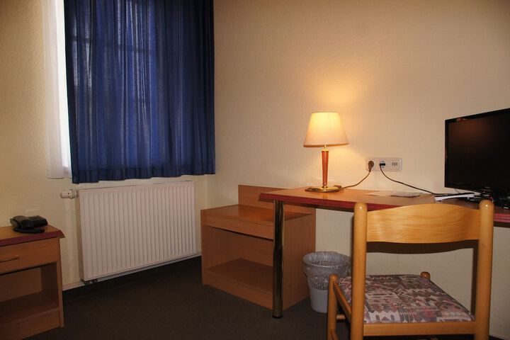Room 8 of 52