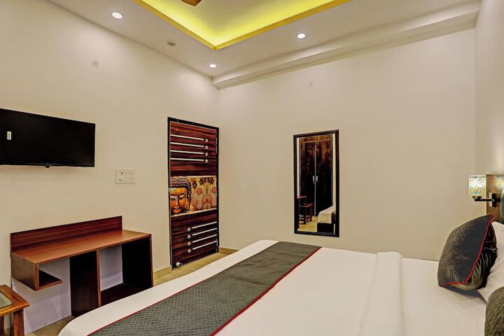 Room 16 of 29