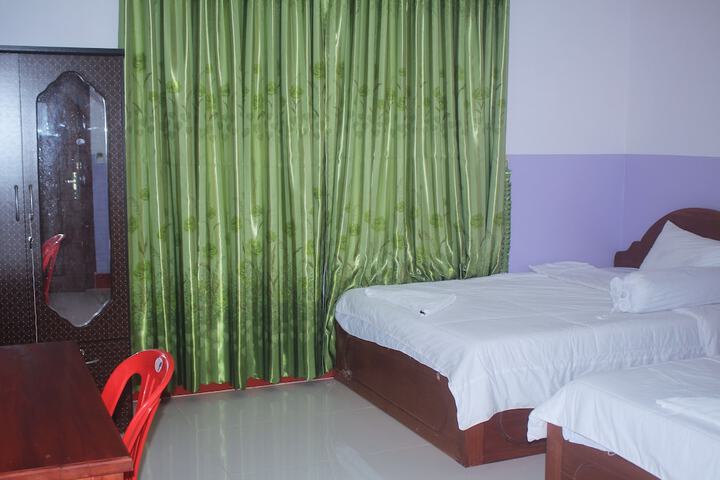 Room 18 of 36