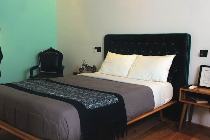 Room 13 of 80