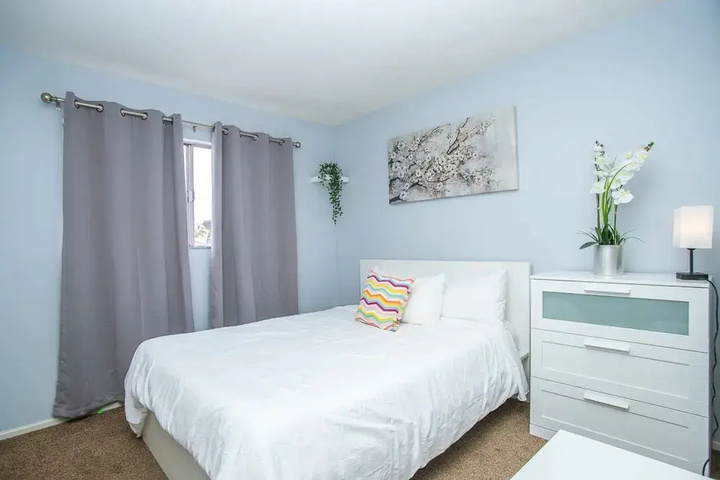 Image of Lagoon Paradise Las Vegas 4 Bd With Pool!