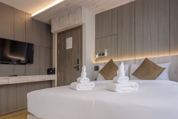 Room 10 of 31