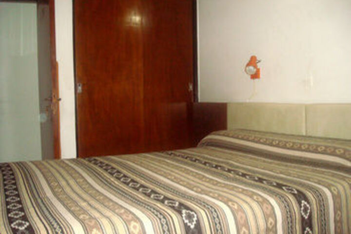 Room 10 of 26