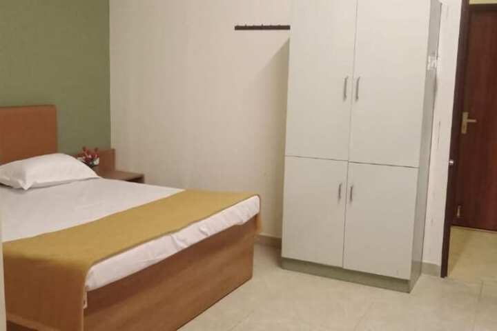 Room 4 of 23