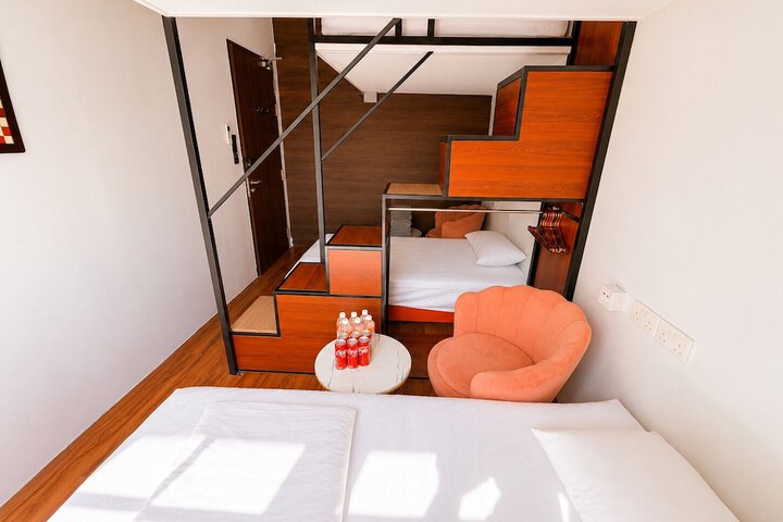 Room 84 of 121